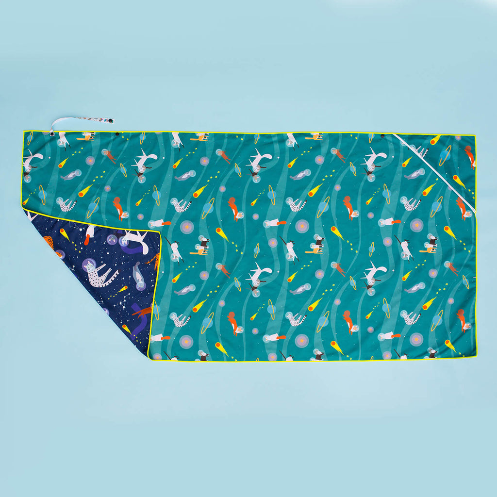 Moasis_Towel_Original_-_Space_Cats_Blue_Green_Print_004