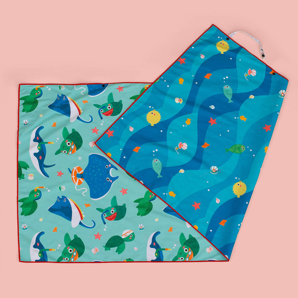 Moasis_Towel_Original_-_Turtles_Print_001